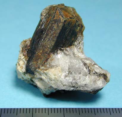 Allanite 褐簾石 その３